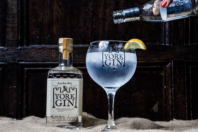 York Gin G &T